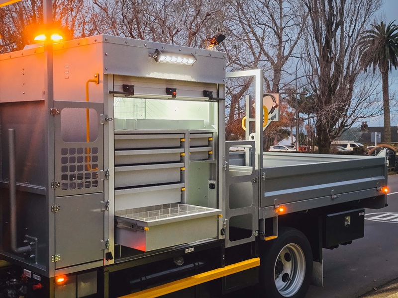 Utilities Service & Support Truck - Image 7