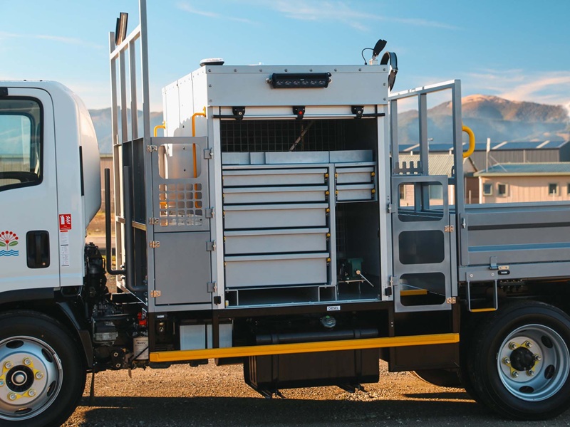 Utilities Service & Support Truck - Image 8